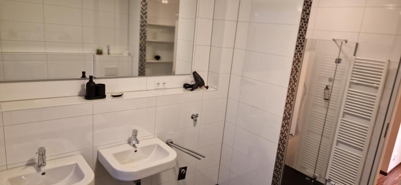 Homey Apartments Harbor Suite - Parking Two Bathrooms Netflix Sea View Bremerhaven Exterior foto